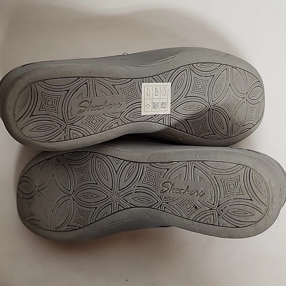 Skechers Air-cooled Memory Foam Womens Platform Sz 6 Gray Ankle Booties